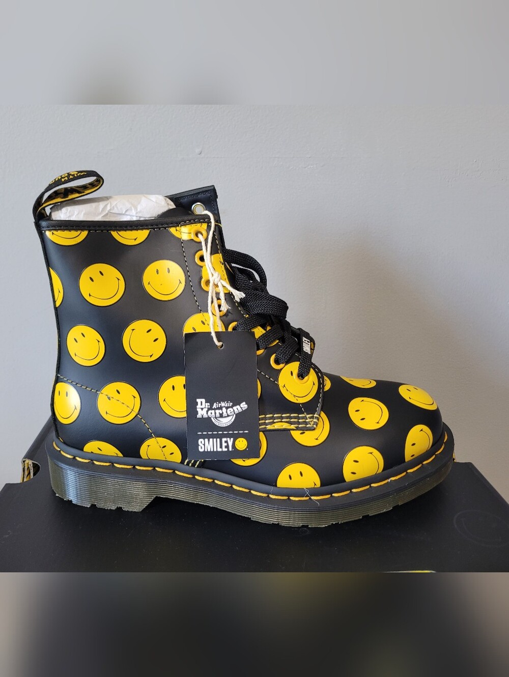 Dr. Martens x Smiley 1460 8-Eye Smooth Leather Lace-Up Boots, BNIB, Size 8 - Picture 7 of 12